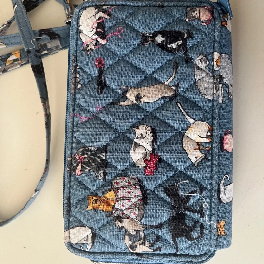 Vera Bradley Quilted Cat Design Crossbody Bag - Picture 3 of 6